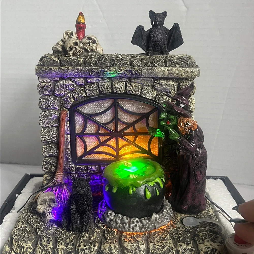 Spooky Village Fireplace W / Fog Light Up Party Decor